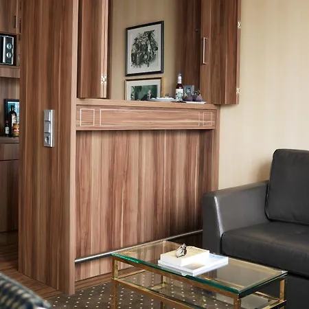 Living Hotel 4*