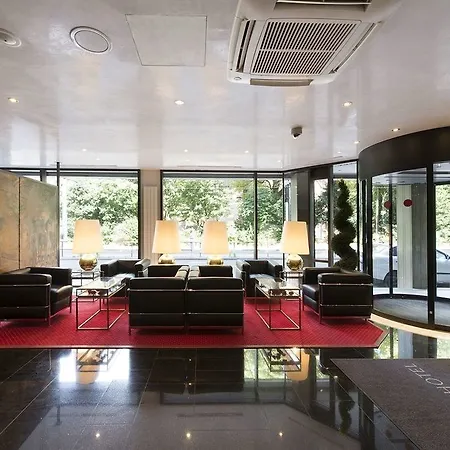 Living Ξενοδοχείο 4*