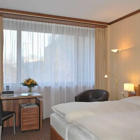 Living 4* Ντίσελντορφ