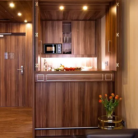 Hotel Living 4*